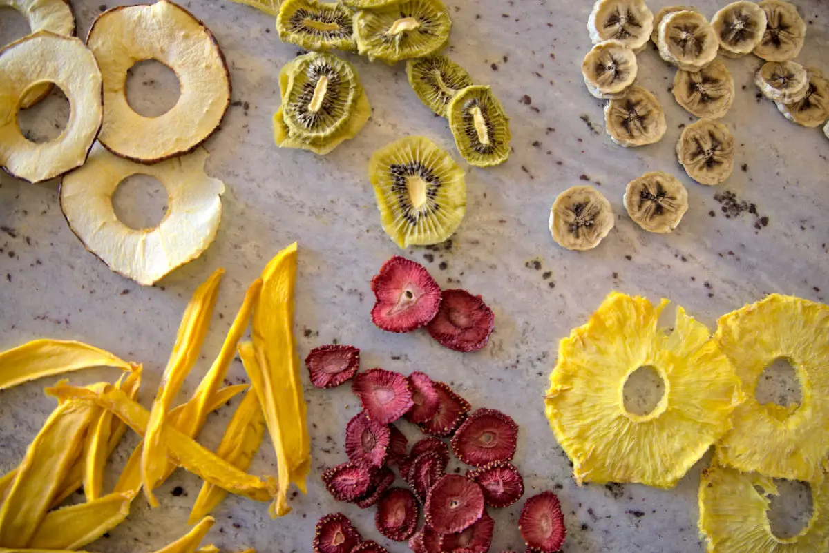 how to dehydrate fruit