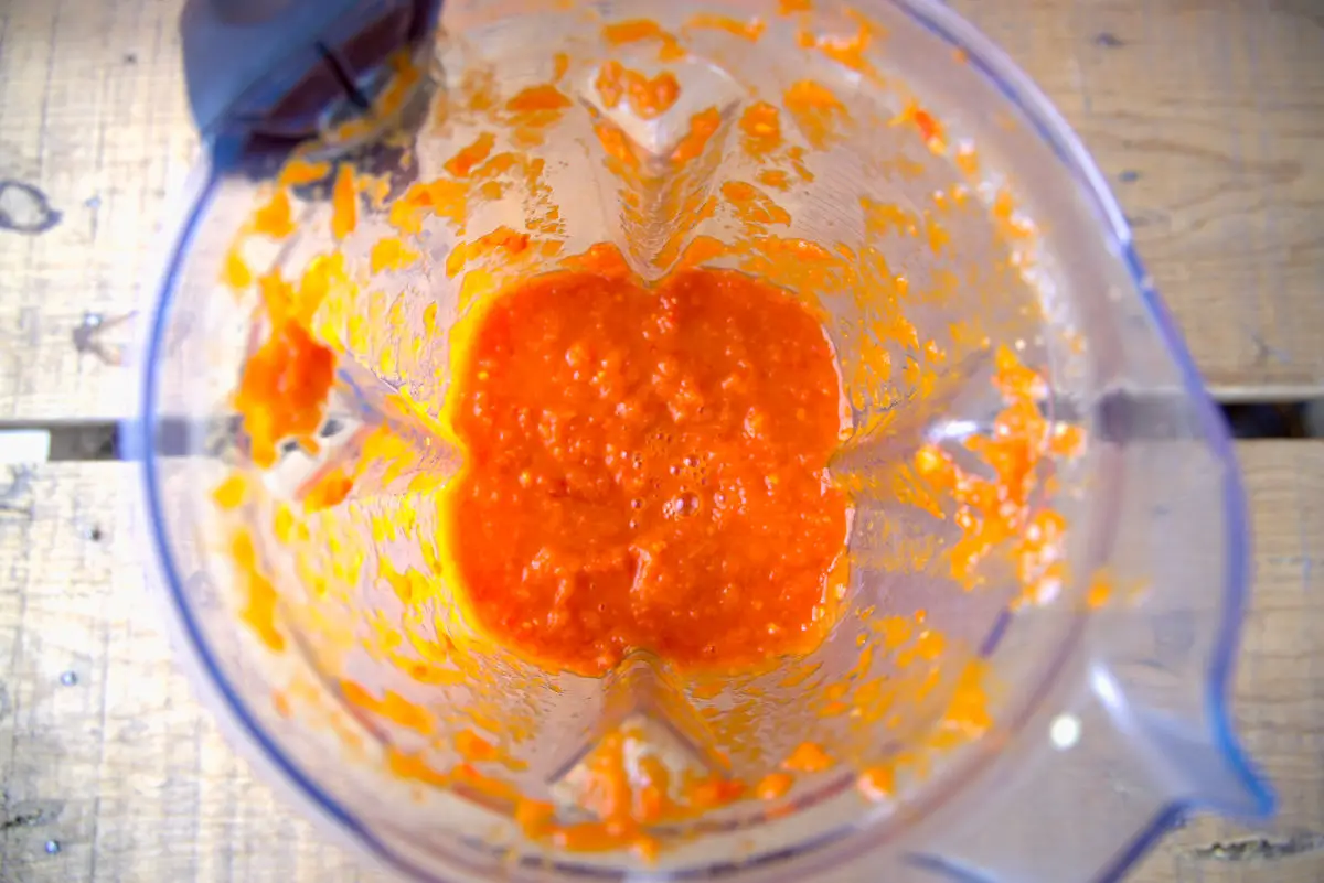 using a blender to blend your fermented peppers
